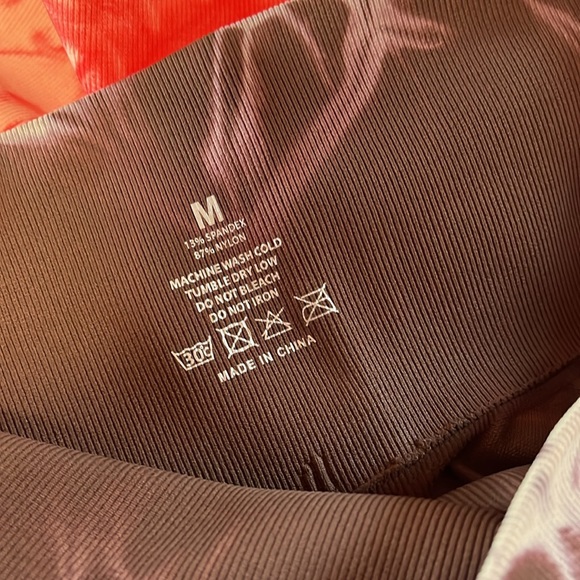 Set of 2 Scrunch Leggings - Picture 8 of 8
